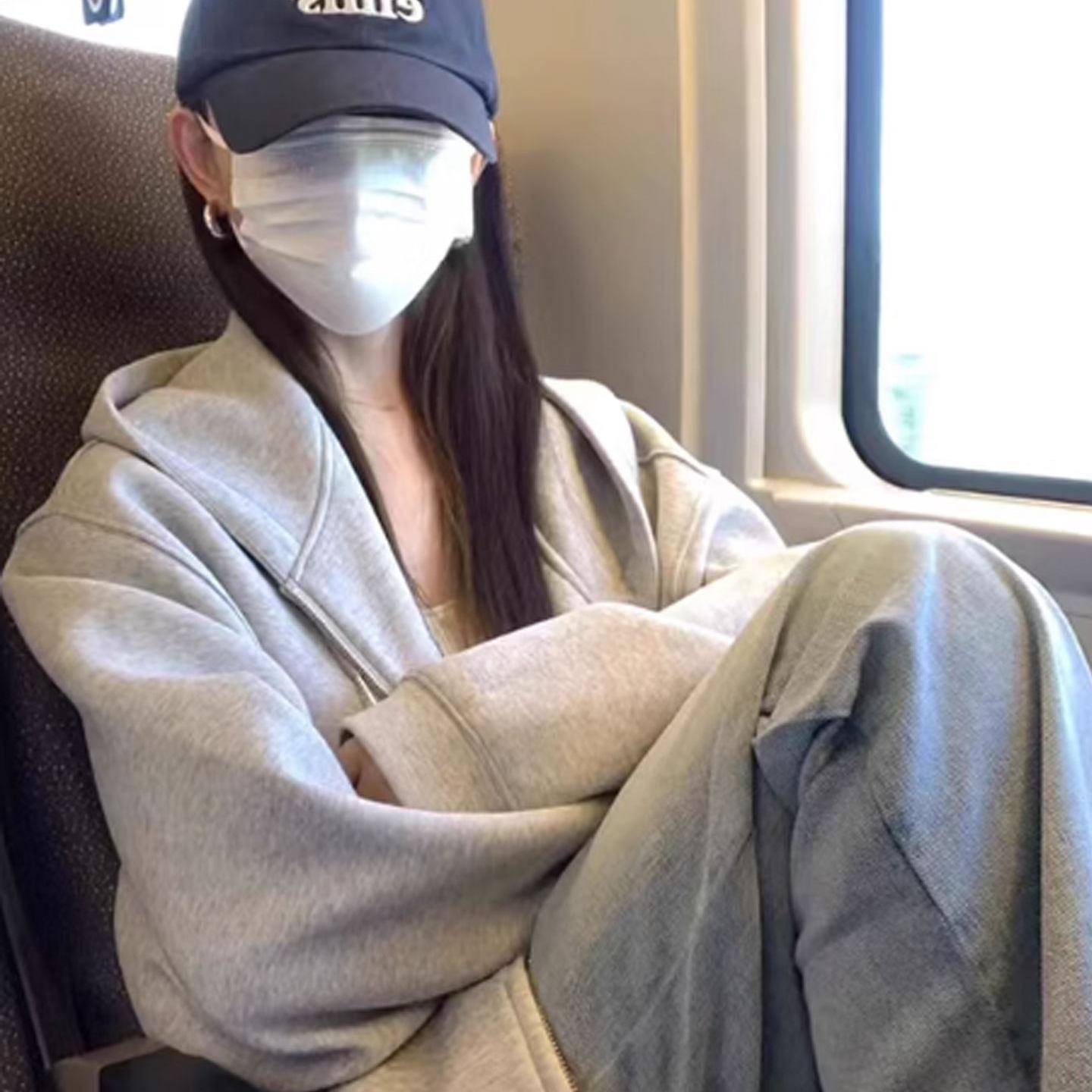 好货黑色女士卫衣2026新款早秋冬季加绒韩里韩气巨好看的穿搭开衫