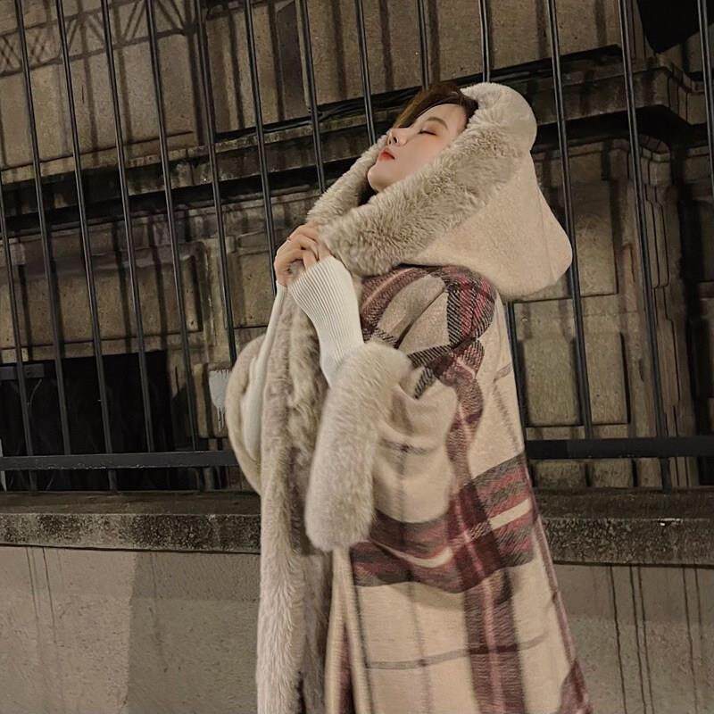 好货加绒加厚保暖毛毛披肩短外套女冬季复古格纹高档披风斗篷皮草
