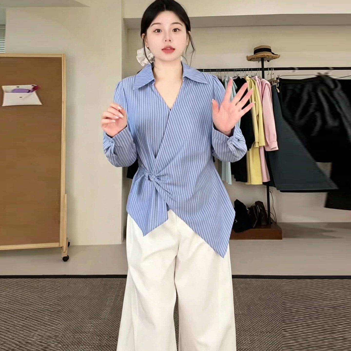 好货大码蓝色条纹V领系带收腰衬衫女秋季胖mm长袖气质通勤风百搭