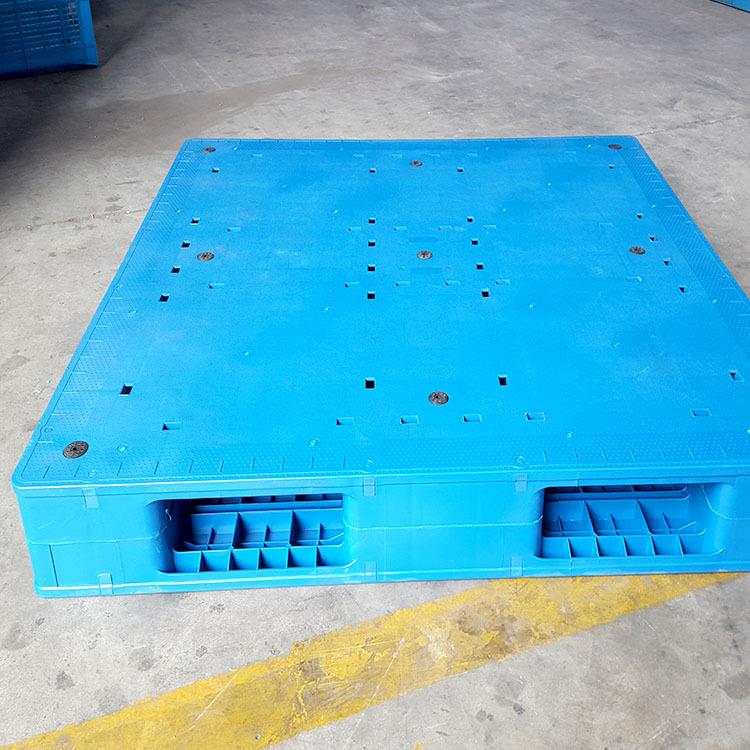 塑料托盘平板双面焊接成型可内置钢管四面进叉动载1吨回料托盘