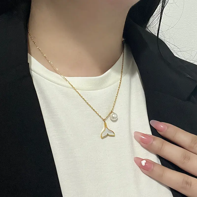 小众设计感鱼尾贝母珍珠吊坠钛钢项链女高级感ins网红气质百锁骨