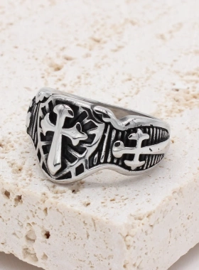 r1071 饰品 个性复古十字架盾牌男士钛钢戒指