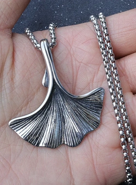 2025电商流行个性饰品 叶钛钢吊坠项链树叶项链毛衣链