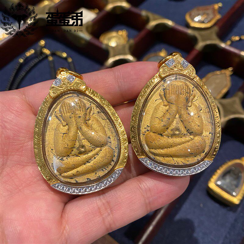 蛋蛋弟泰国佛牌 龙婆堪暖2564年掩面佛彩泥版前后绘画必达打 金粉