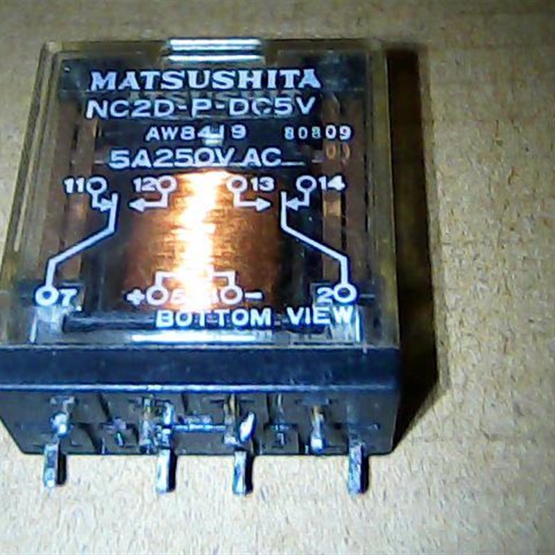 NC2D-P-DC5V   二手拆机正品继电器