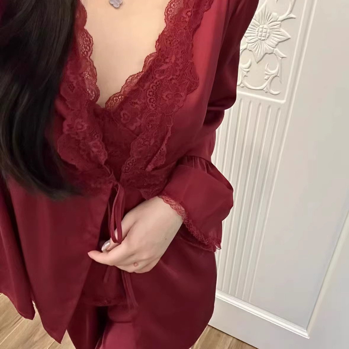 红色带胸垫冰丝睡衣三件套大码