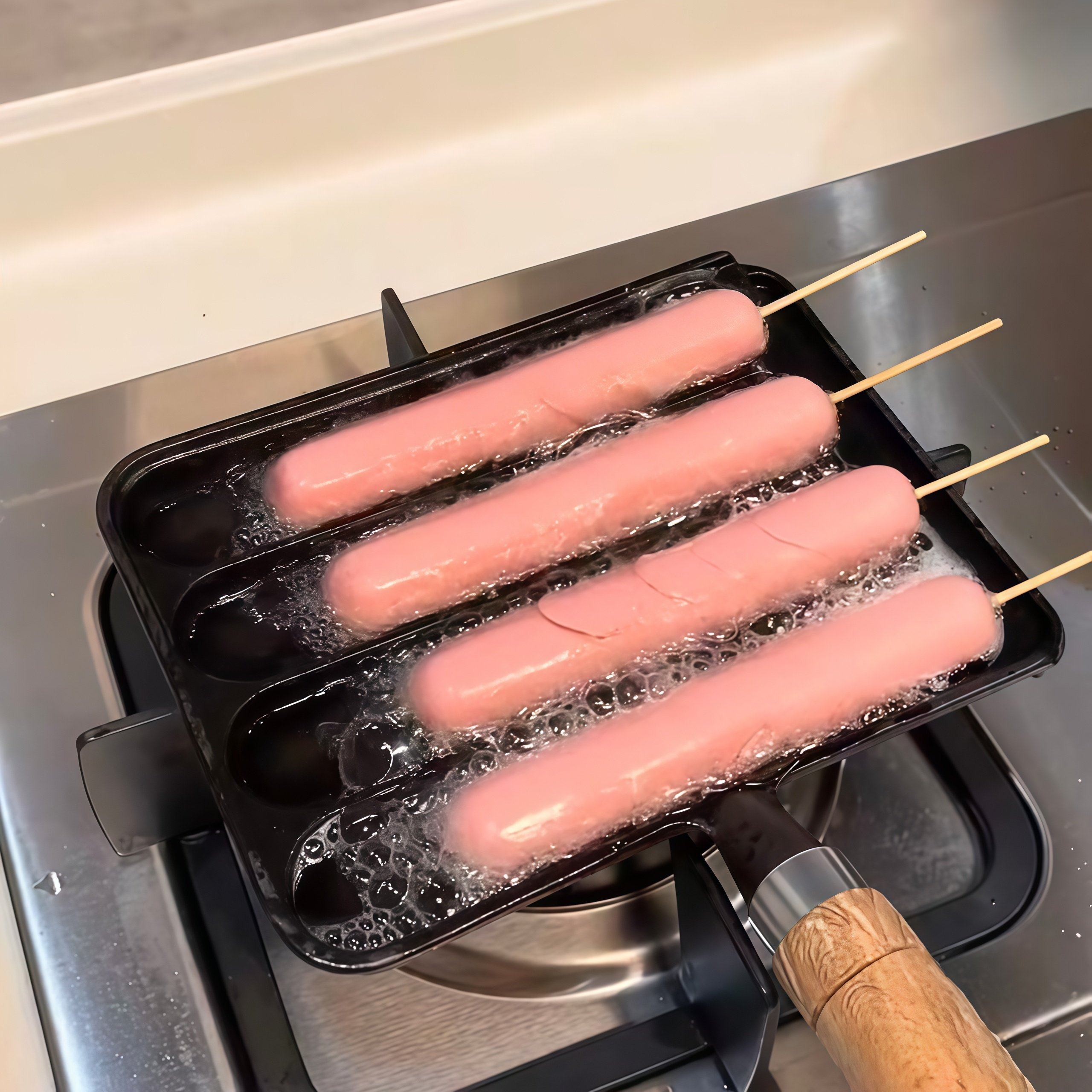 家用厨房黄金脆皮烤肠锅香肠淀粉肠烤盘摆摊商用家用无涂层烤肠机