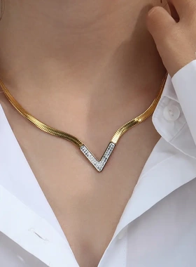 欧美饰品v形天然白贝黑贝绿孔雀石扁蛇链不锈钢18k金项链女