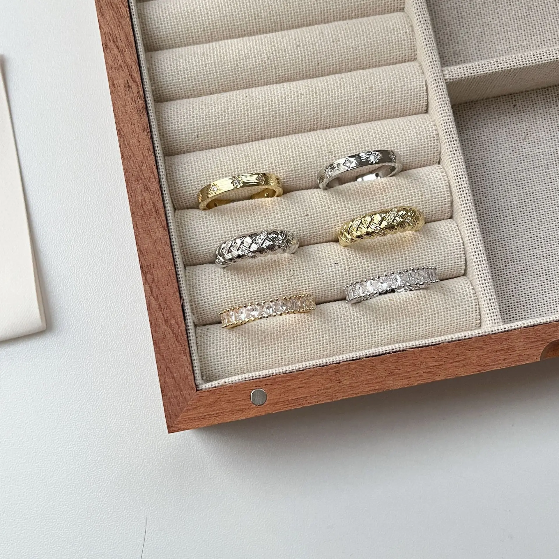 中古拉丝锆石戒指女小众设计食指戒轻奢高级感百搭时尚开口可调节