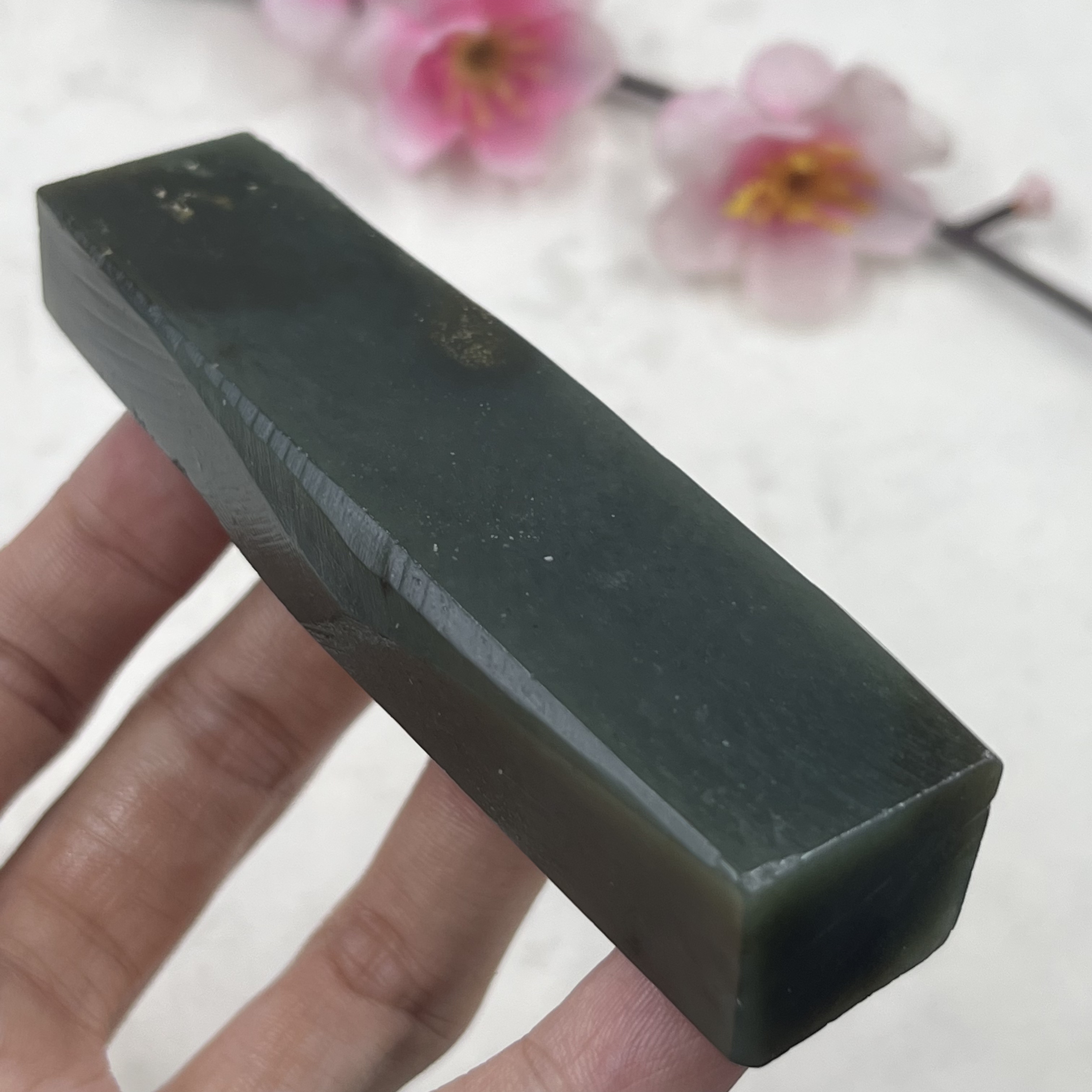 新疆和田玉糖青玉且末随型如意牌子边角料把 件玉石料包邮84克ta