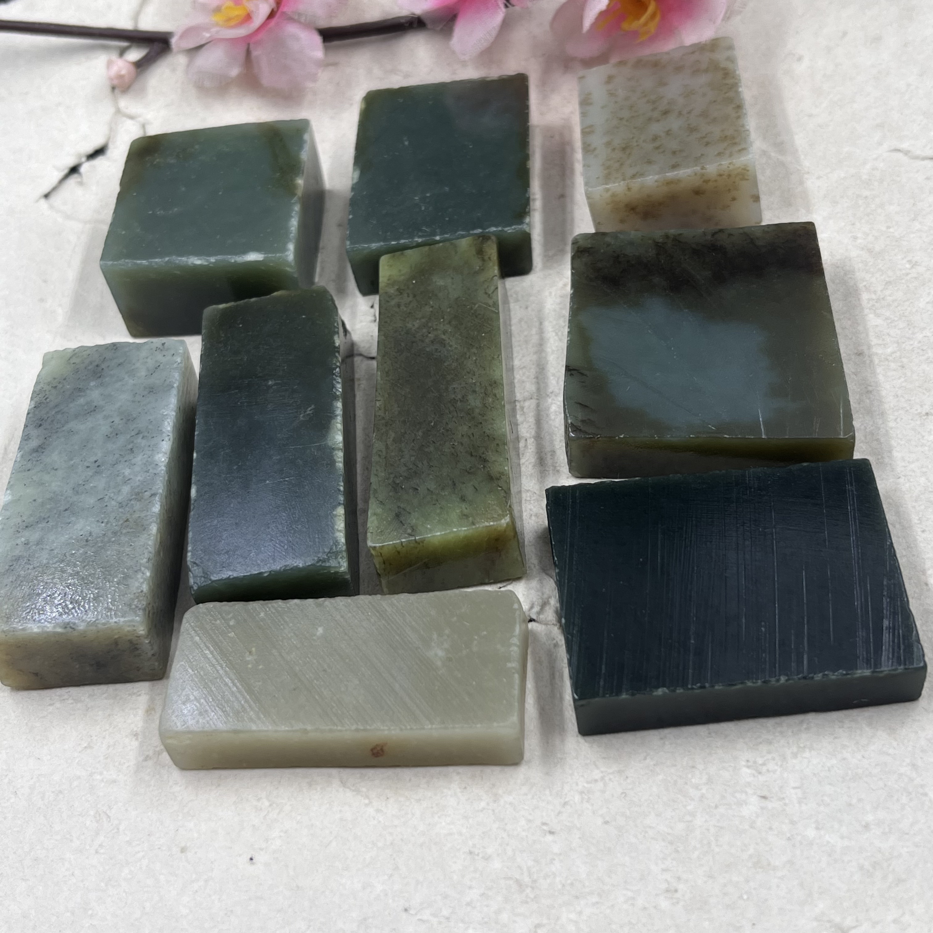 9件价新疆和田玉糖青玉且末小件吊坠牌子边角料玉石料标本料包邮t