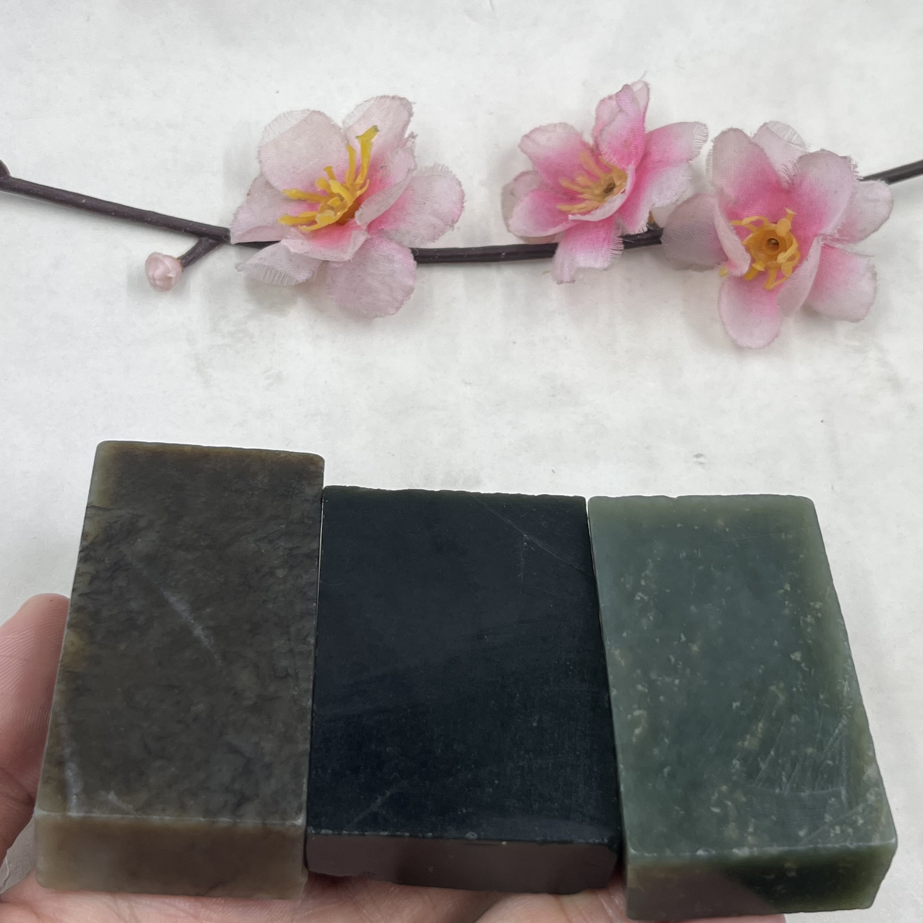 3件价新疆和田玉糖青玉且末牌子把件边角料 玉石料DIY吊坠包邮t