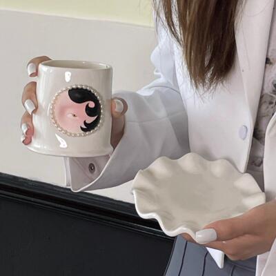 LIUXINYU | Una | 白 | 瓷器镶嵌珍珠|送姐妹礼物代写贺卡AI