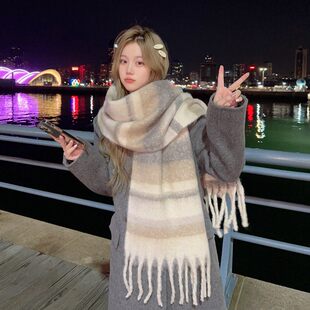 冬天高级感围巾女冬季2025新款韩版百搭美式马海毛绒保暖围脖秋冬