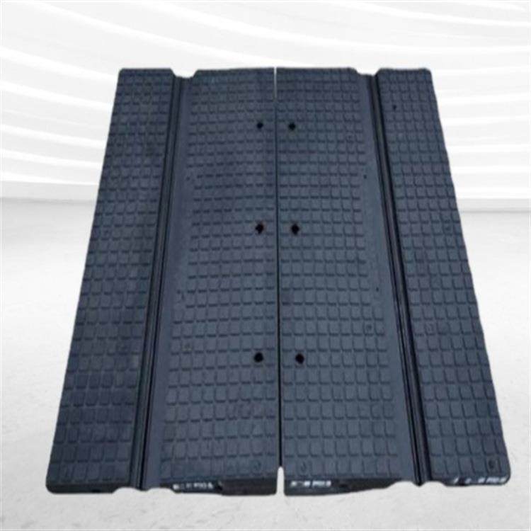 现货铁路高强橡胶道口板矿山站台用铁轨减震耐磨斜坡矿用道口板,五金/工具,减速器,淘宝优惠券,粉丝福利购,淘宝优惠卷