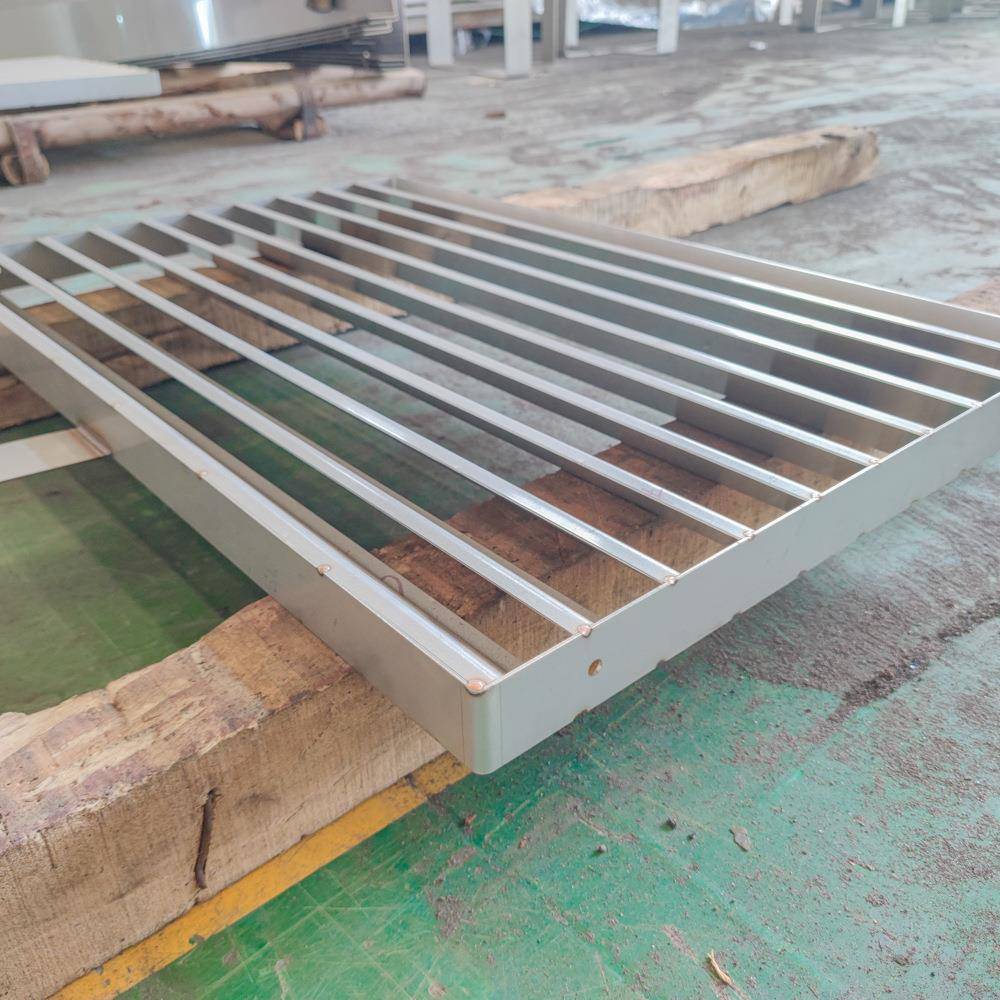 304316不锈钢板钣金加工焊接百叶排风口排气封口盈豆本激光切割