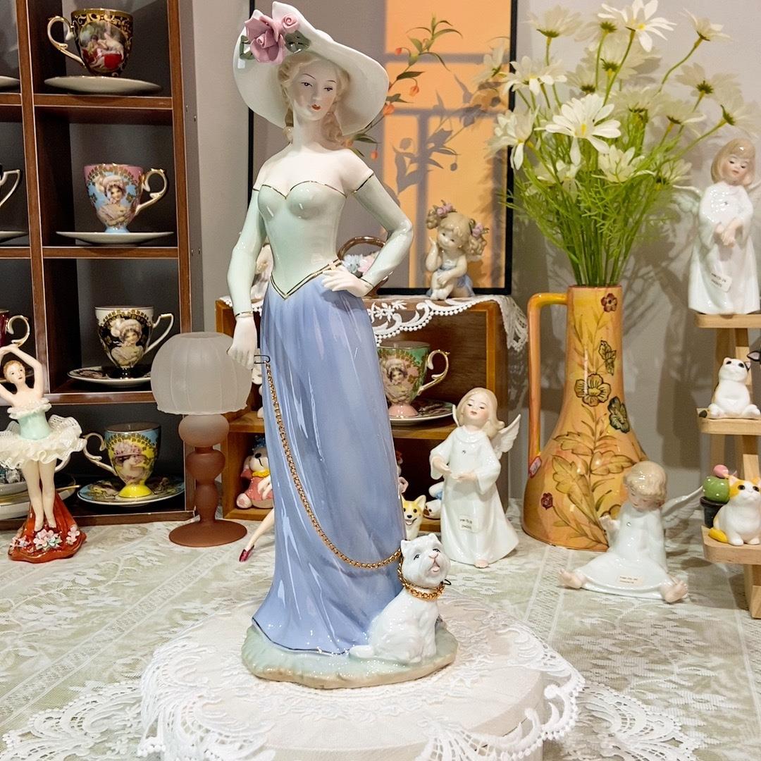 现代欧式家居简约人物装饰品客厅酒柜摆件陶瓷工艺品生日礼物新款