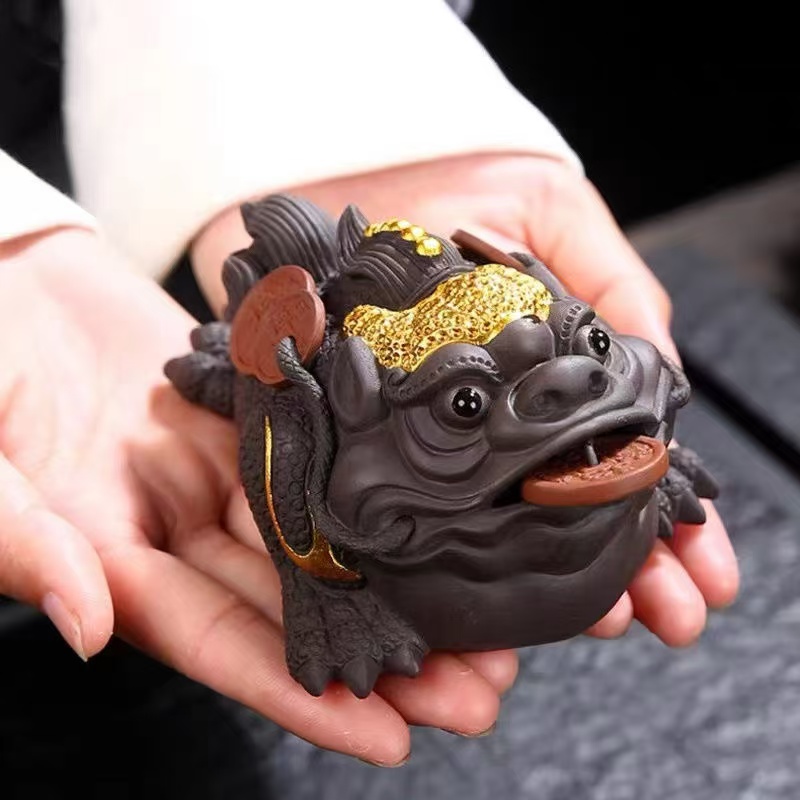 紫砂金蟾招财小摆件男士专用茶宠可养紫泥蟾蜍茶玩手办装饰工艺品