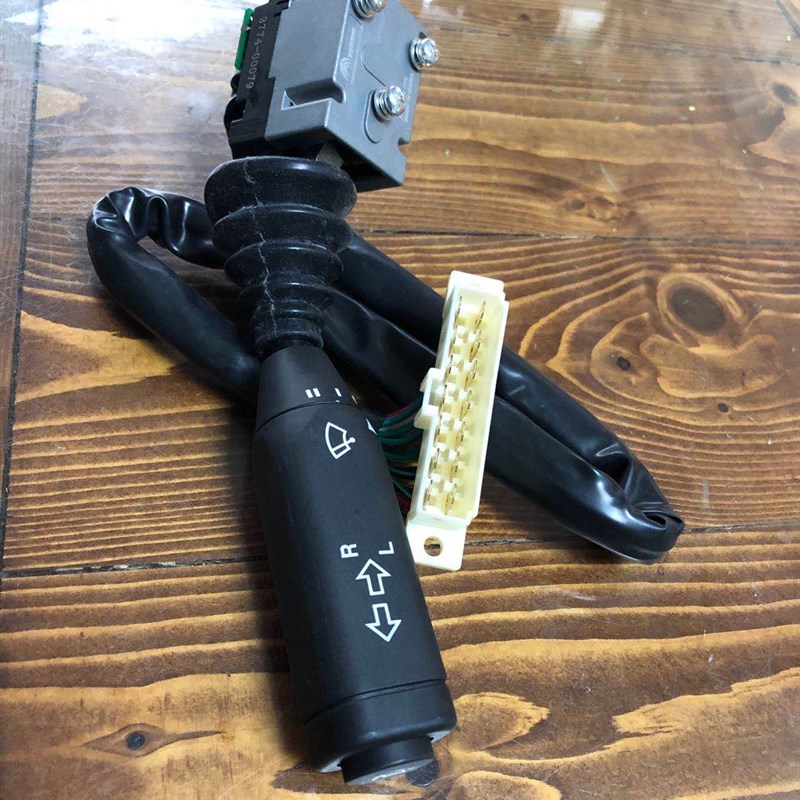 大灯转向功能组合开关适用于大巴客车公交车灯光开关3774-00079