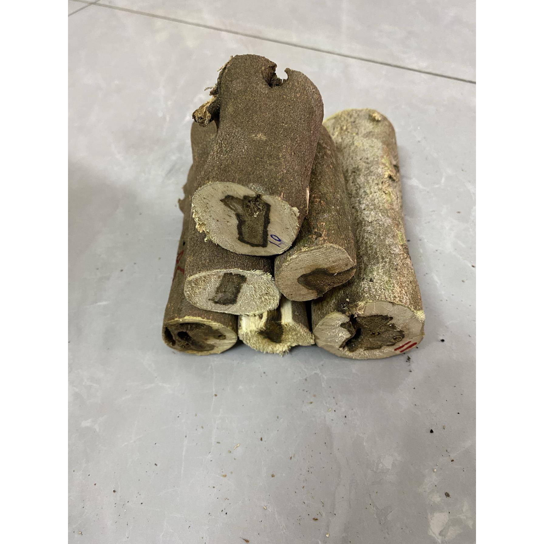 奇楠沉香原木挑有香料发货，原木不退换敢怼下单，开出多少靠运气