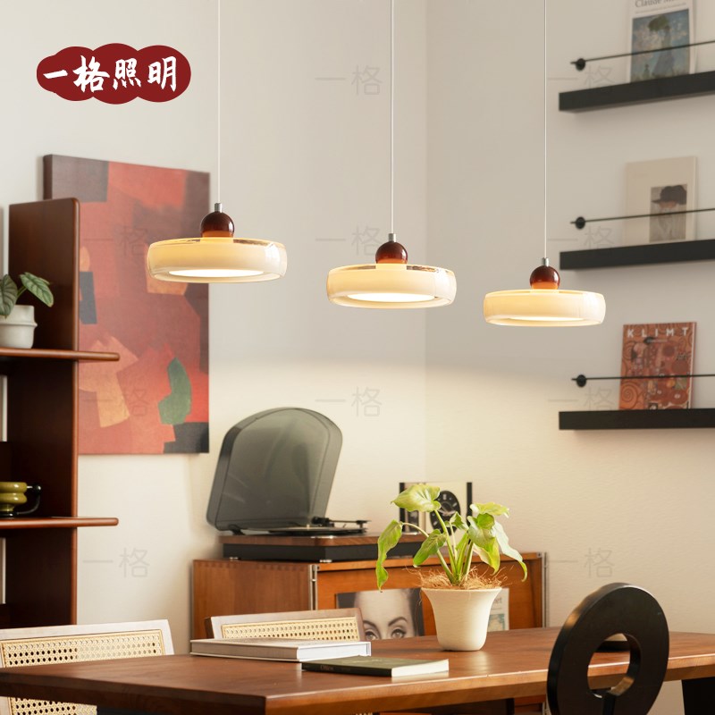 法式奶油风餐厅三头吊灯2025新款中古玻璃飞碟灯饭厅吧台餐桌吊灯