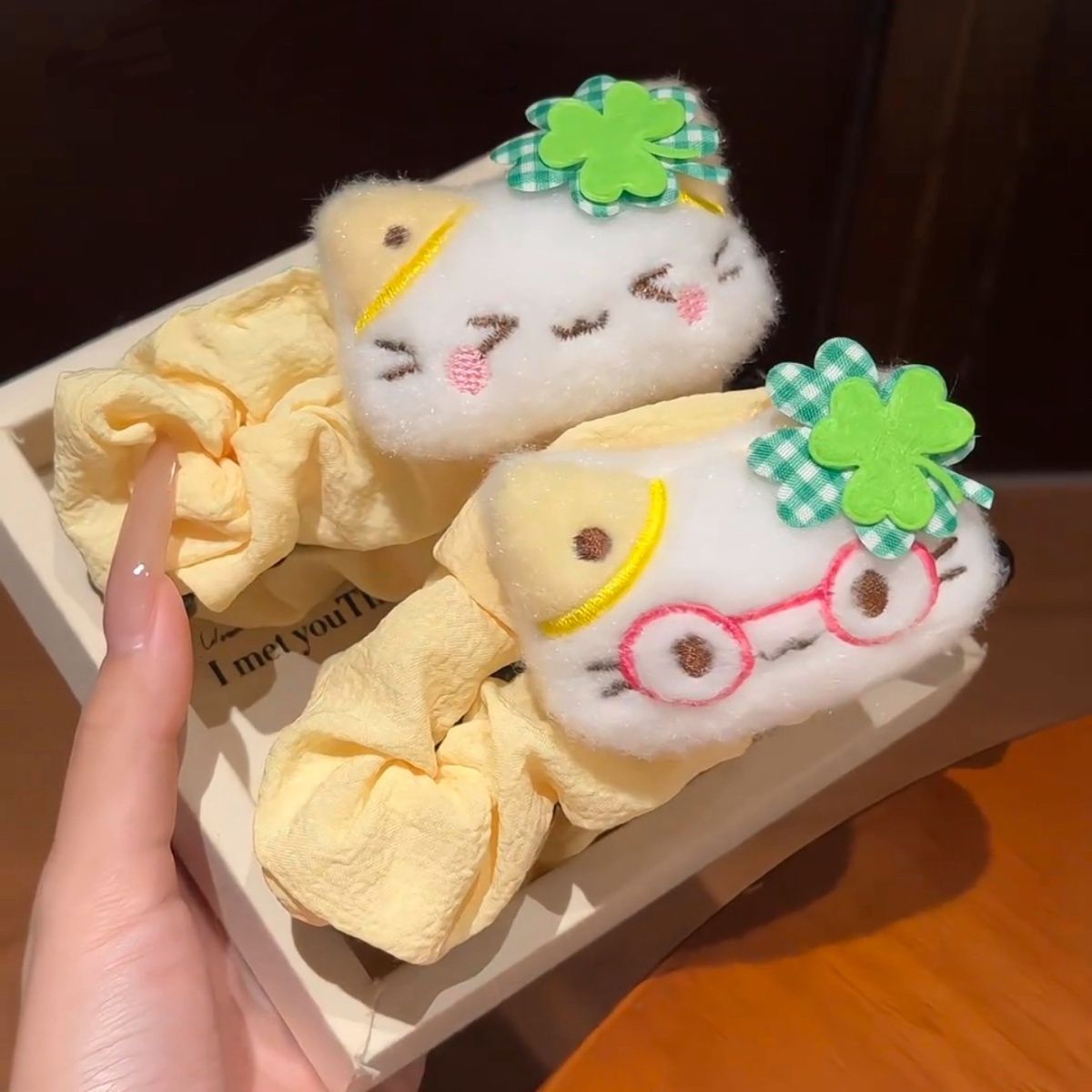 四叶草幸运小猫发圈香蕉夹可爱卡通表情猫咪学生丸子爆款礼物