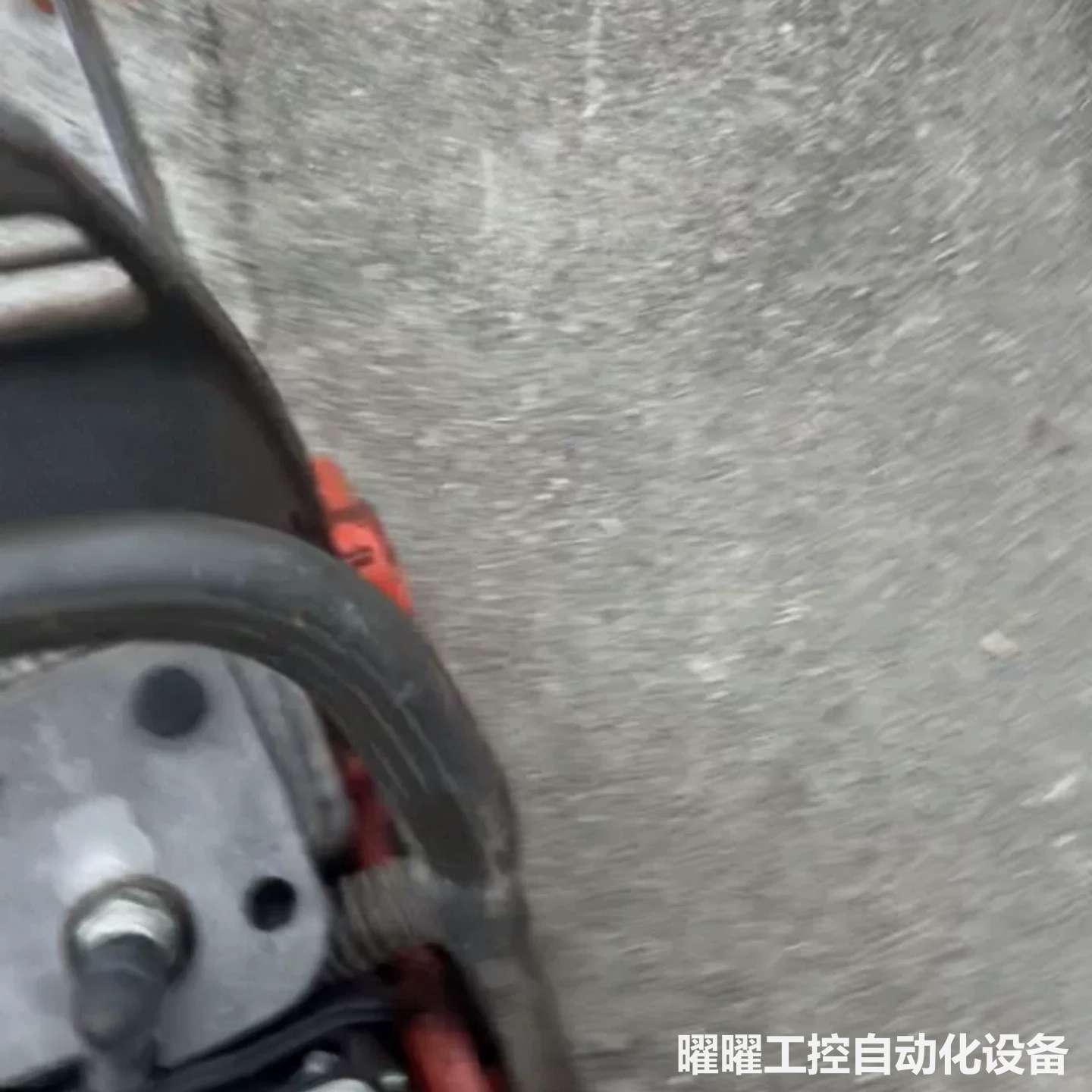 富士华445，一个可以启动但按压油泡破了需要更换，另一个拉盘