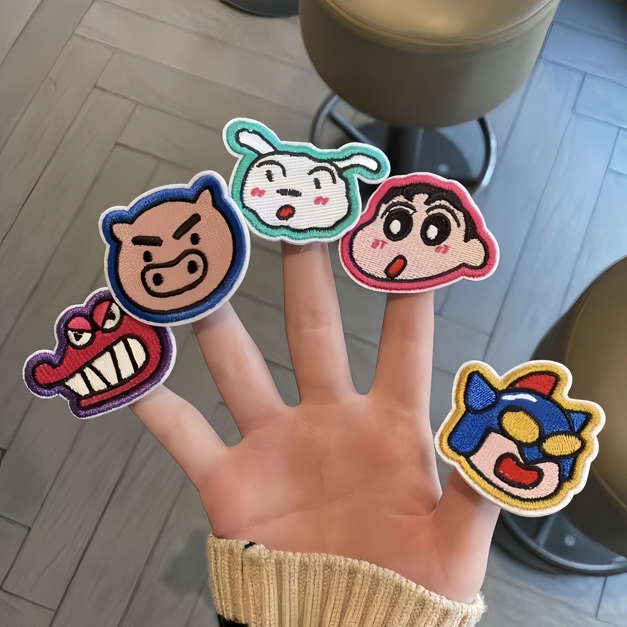 卡通蜡笔小新刺绣布贴羽绒服补丁贴破洞补丁贴儿童衣服书包装饰贴