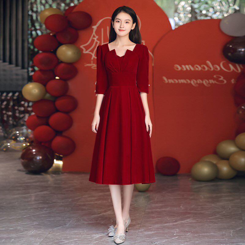 酒红色敬酒服新娘2023新款结婚便装订婚高级晚礼服连衣裙平时可穿
