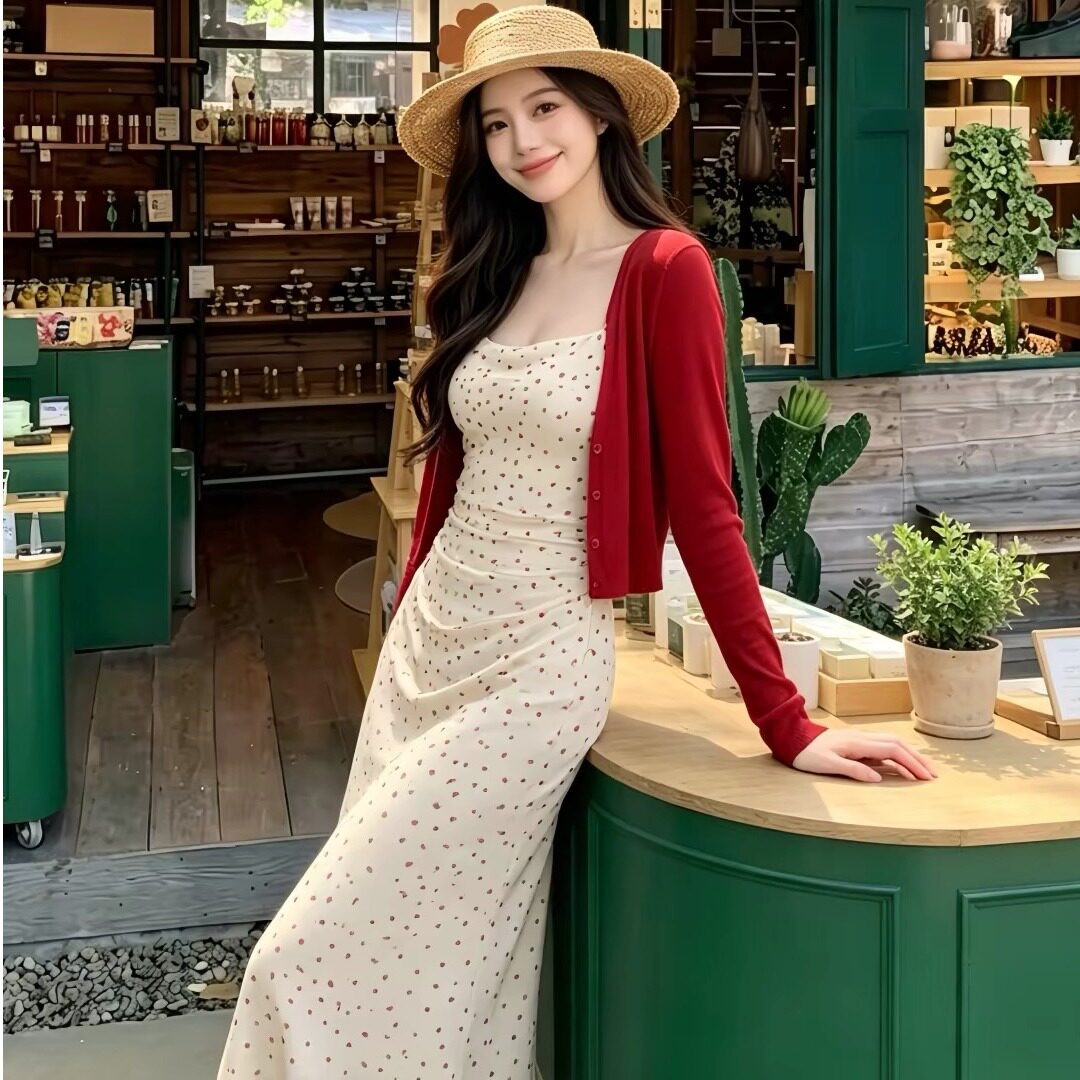 度假风收腰连衣裙法式纯欲波点吊带裙女夏季度假风修身包臀套装裙