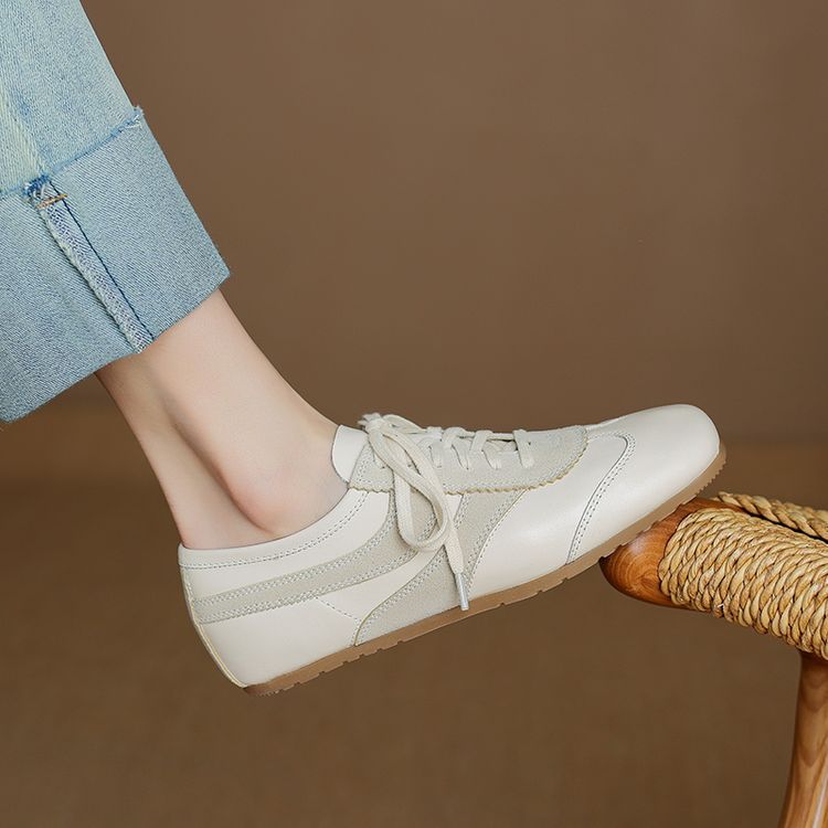 布洛克雕花白色小皮鞋女英伦夏季新款小白鞋百搭平底透气软皮单鞋