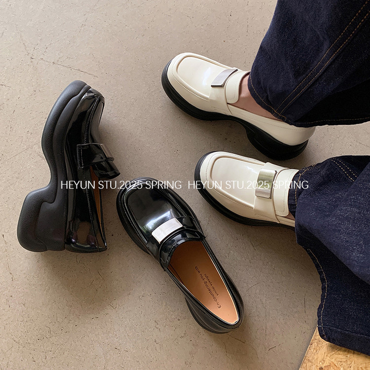 6cm时尚圆头厚底增高乐福鞋女百搭纯色简约风套脚羊漆皮中口单鞋