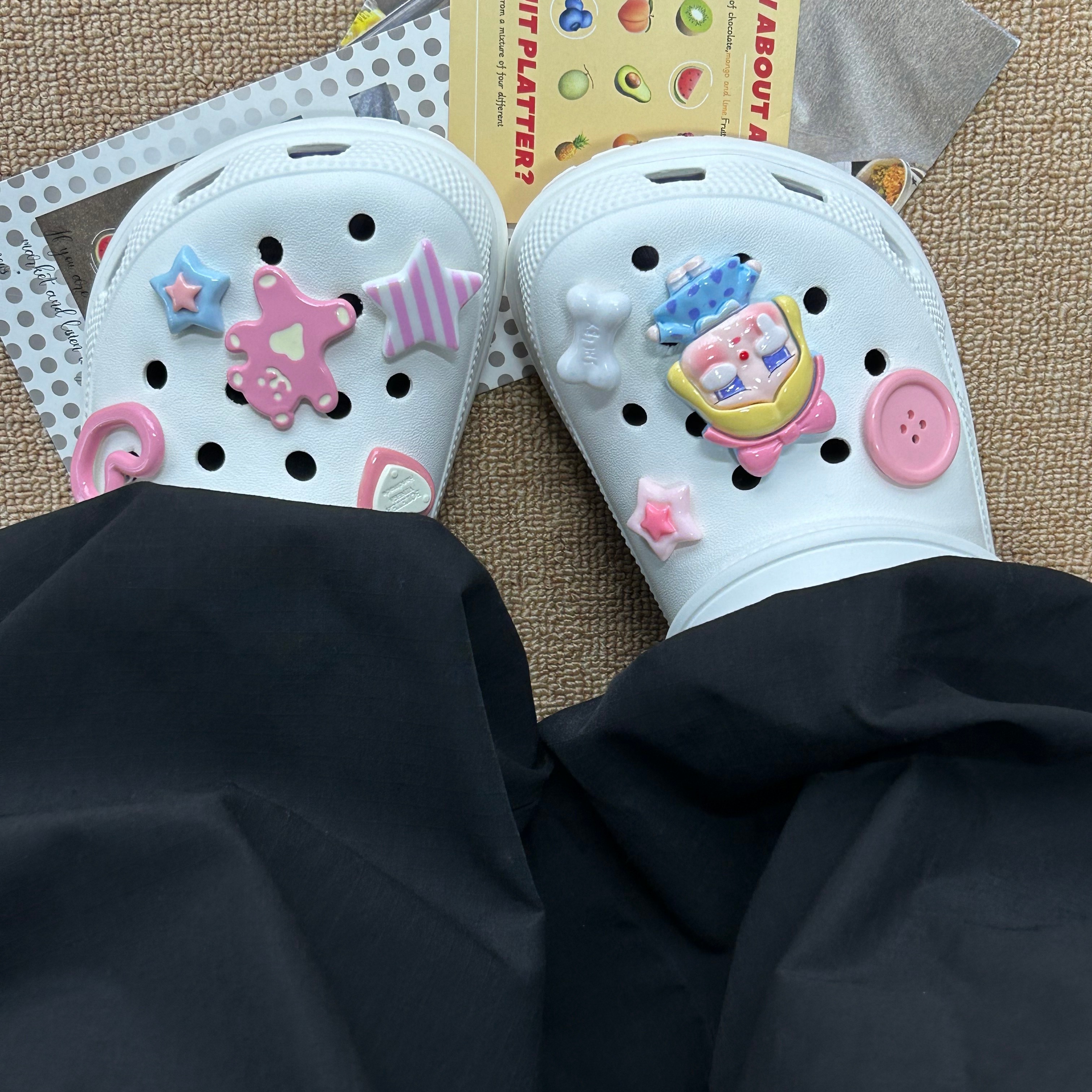 洞洞鞋配饰哭娃粉蓝鞋扣