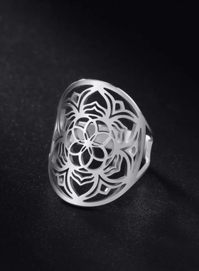 源头工厂气质高级感轻奢风切割镂空六瓣花可调节戒指不锈钢女指环