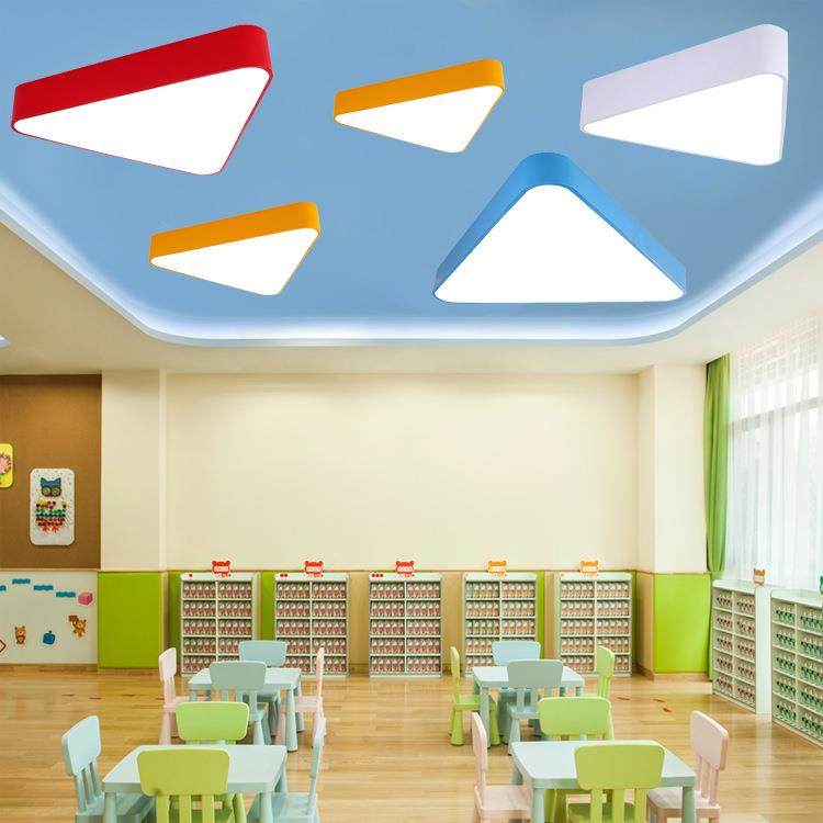 儿童吸顶灯LED卡通造型彩色三角形走廊幼儿园办公吸顶吊灯具护眼