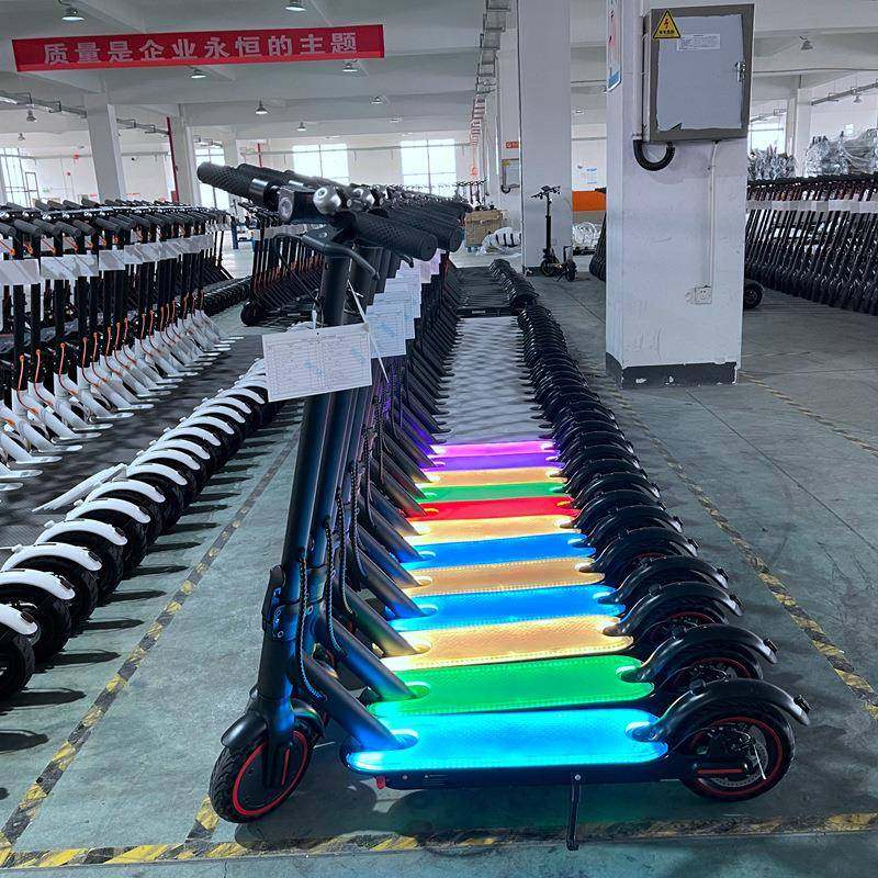 发光踏板M365电动滑板车成人折叠滑板车代步车踏板车迷你滑板车