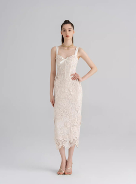 WEPRIVE 25新款手工股线水溶蕾丝压褶礼服裙旅行日常吊带连衣裙