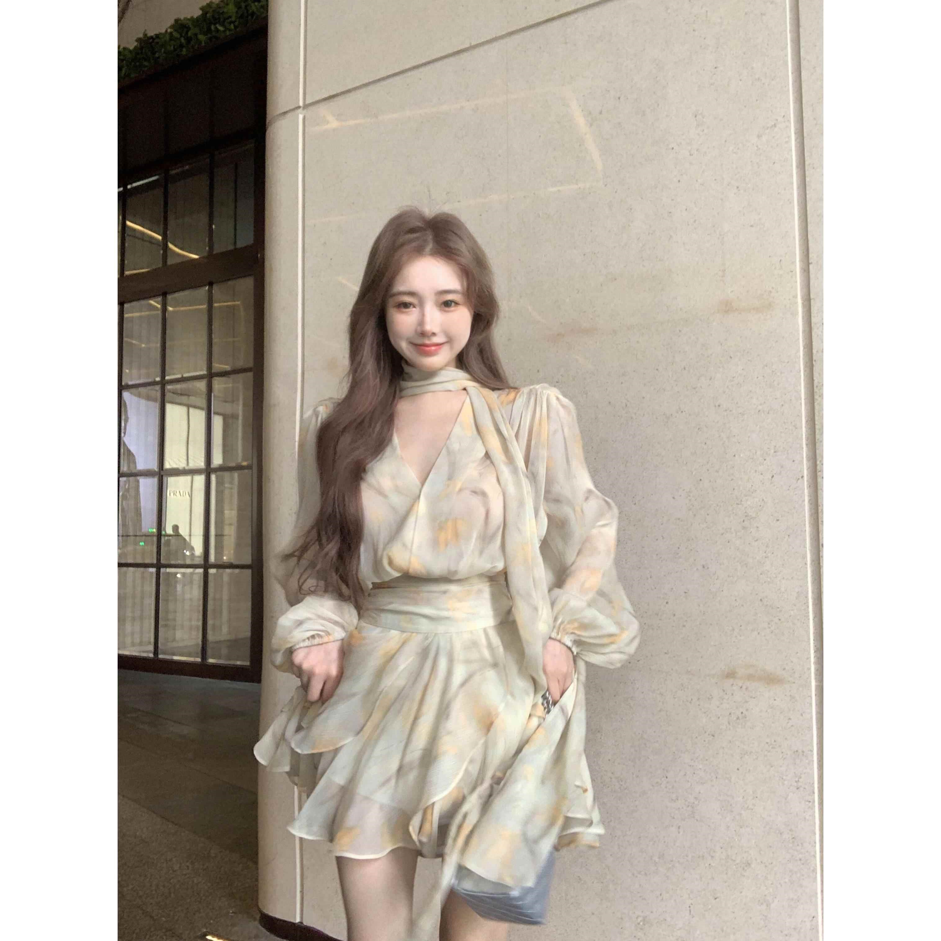 法式碎花v领长袖雪纺连衣裙女早