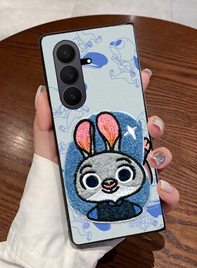 尾火虎适用三星ZTriFold手机壳折叠屏皮纹壳hello朱迪可爱ins日韩风秋冬卡通刺绣w26/zfold7/zfold4/w23/W25