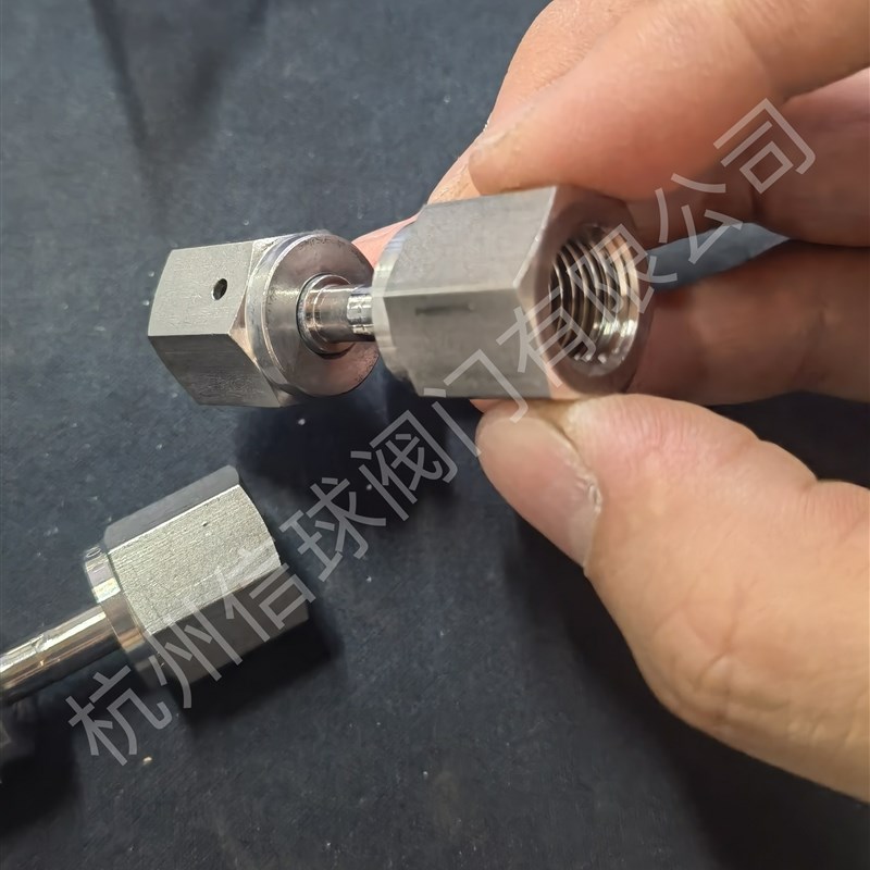 不锈钢316L超纯净接头VCR母头转NPT内螺纹转换同1/4-6.35焊接