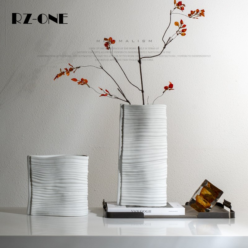 Rzone 现代简约陶瓷异型扁平纹理插花器艺术花瓶摆件样板间装饰品