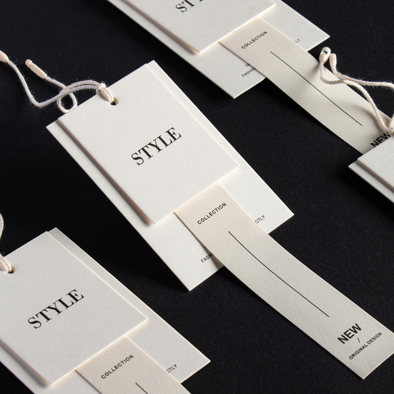 加厚米白卡配棉绒布吊牌定制文艺风服装店挂牌定做商标签LOGO订做