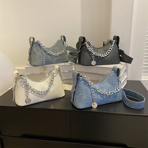 链条包手提小包包女2023新款简约休闲新月包复古腋下包包