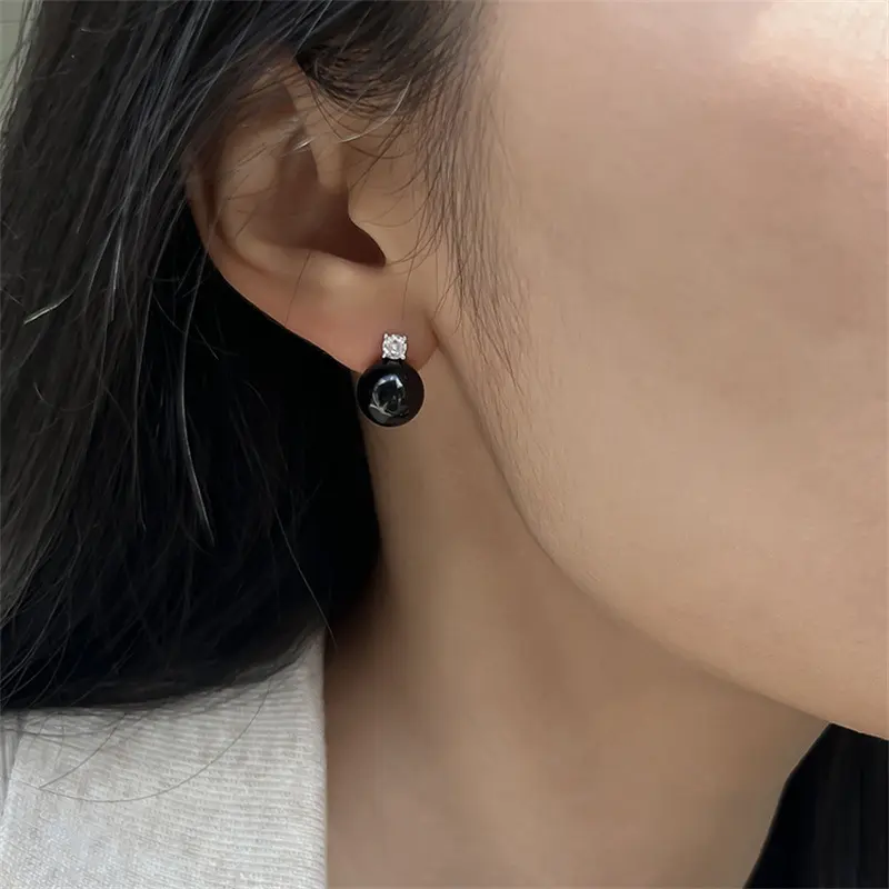 简约甜酷质感黑珍珠耳钉小巧时尚网红气质耳环日常通勤锆石耳饰