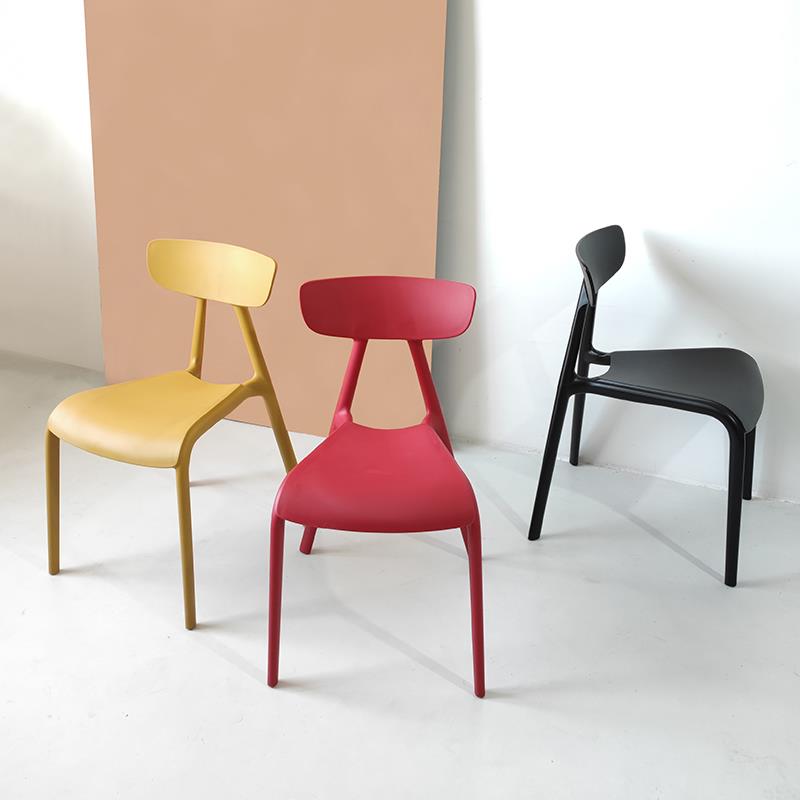 北欧设计师休闲餐椅 靠背简约户外塑料家用网红ins奶茶店创意椅子