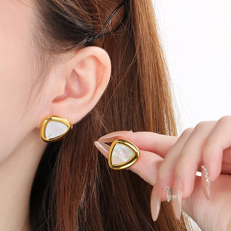 首饰 时尚气质形贝壳镶钻钛钢耳钉女高级感几何耳饰