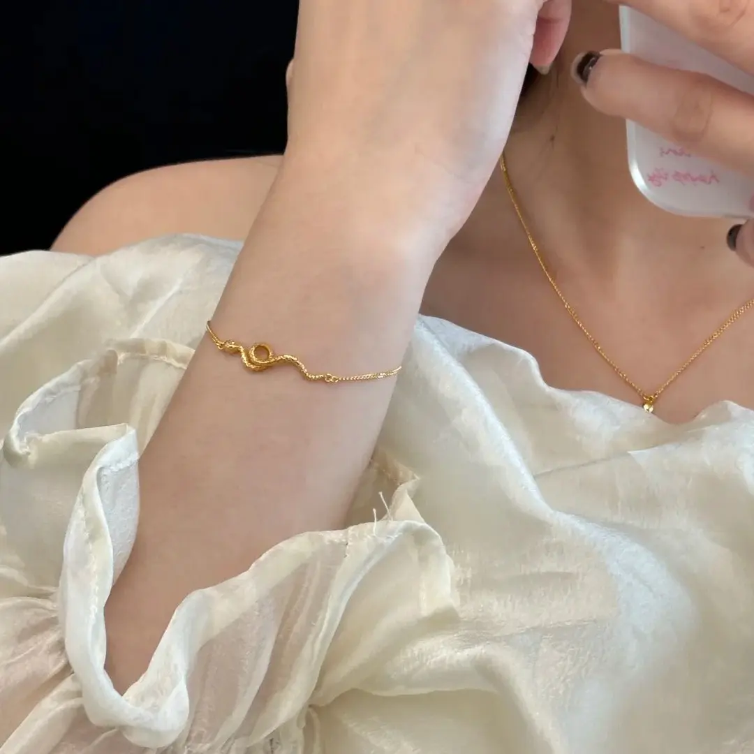 金色灵蛇手链女本命年生肖蛇复古新中式缠绕小蛇新款手饰