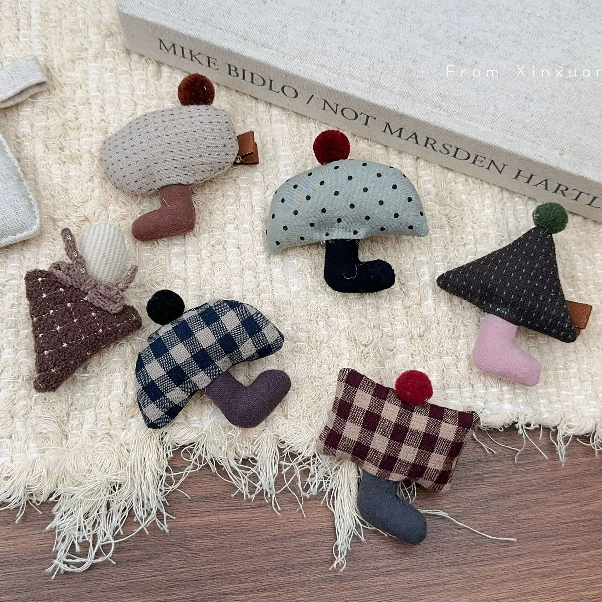 初秋新款毛球森系风格纹蘑菇发夹女童宝宝雨伞布艺充棉鸭嘴夹边夹