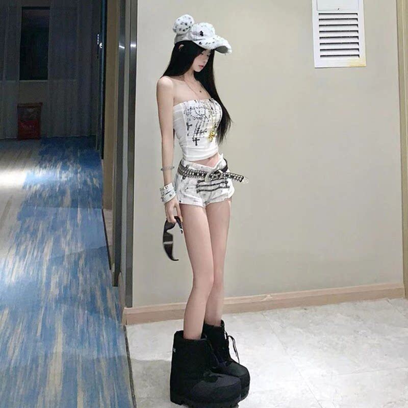 露肩短款掐腰抹胸上衣短裤两件套夏装辣妹又酷又飒小个子穿搭套装