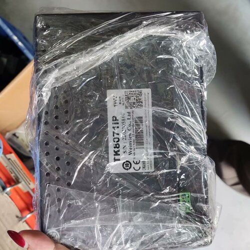 威纶通TK8071iP触摸屏，7寸工业屏，1WV供电，带US议价